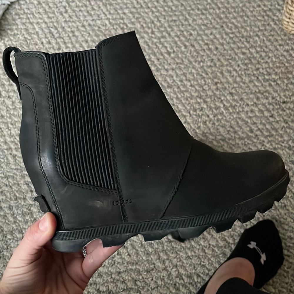 Sorel black wedges size 7